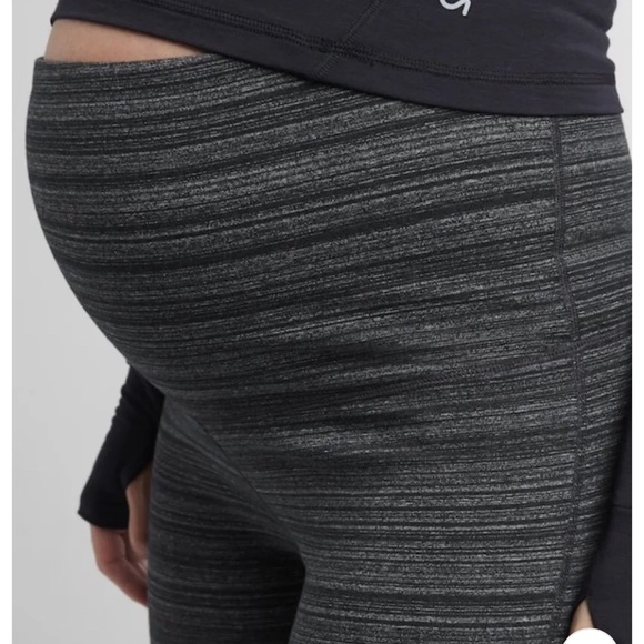 GAP Gapfit Gray/Black Maternity Leggings Size Medium - Picture 2 of 7